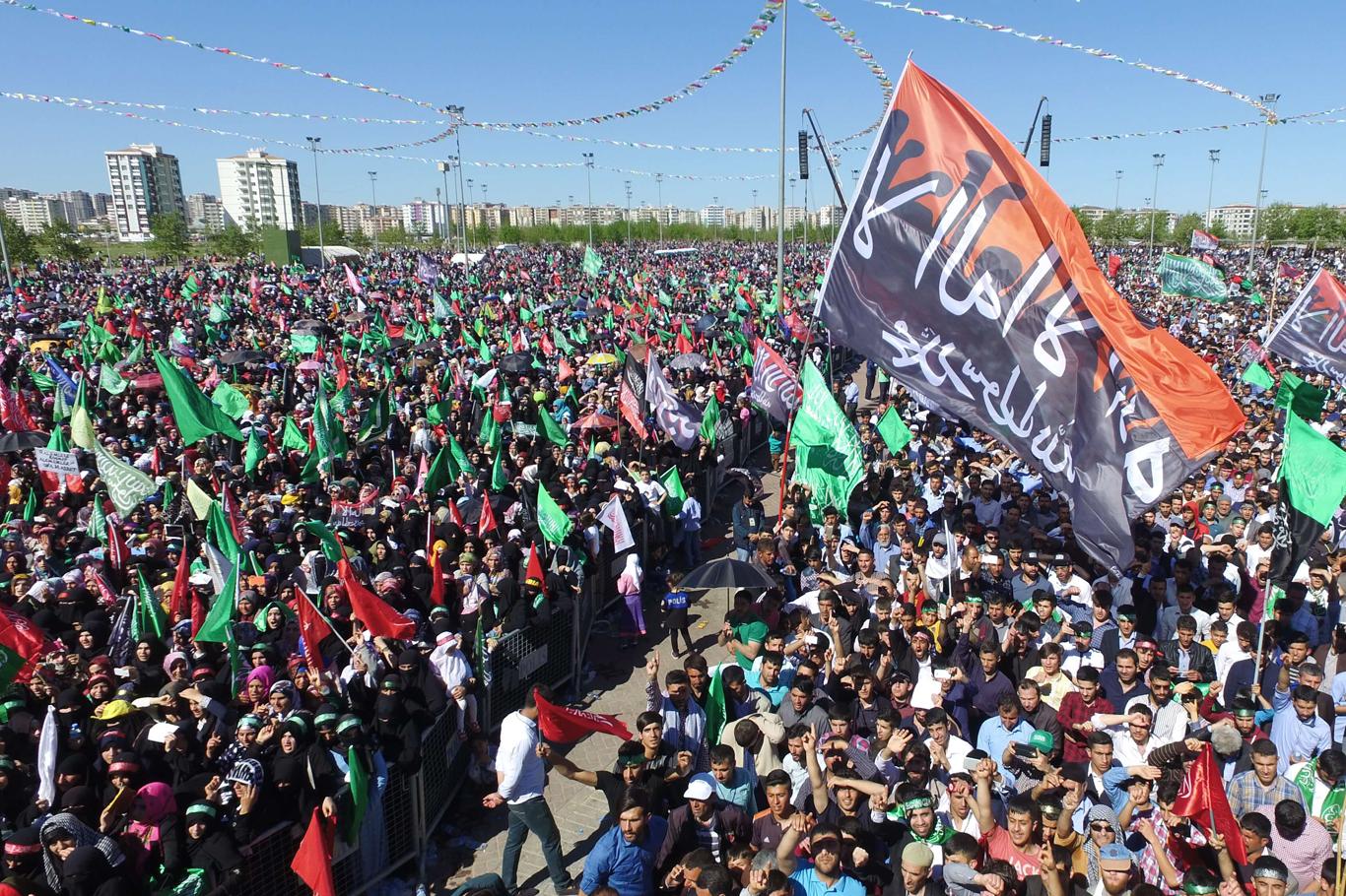 Diyarbakır Kutlu Doğum etkinliğinin kameralara yansıyan ayrıntıları Diyarbakır Kutlu Doğum etkinliğinin kameralara yansıyan ayrıntıları
